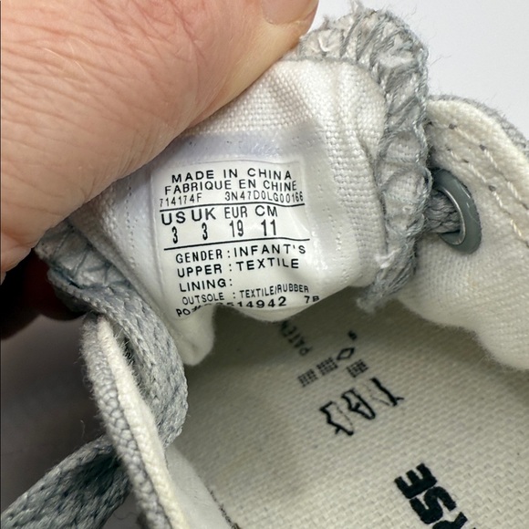 Converse Shark Low Top Limestone Orange Gray Size 3 Infant Chick Taylor All Star - Picture 10 of 10